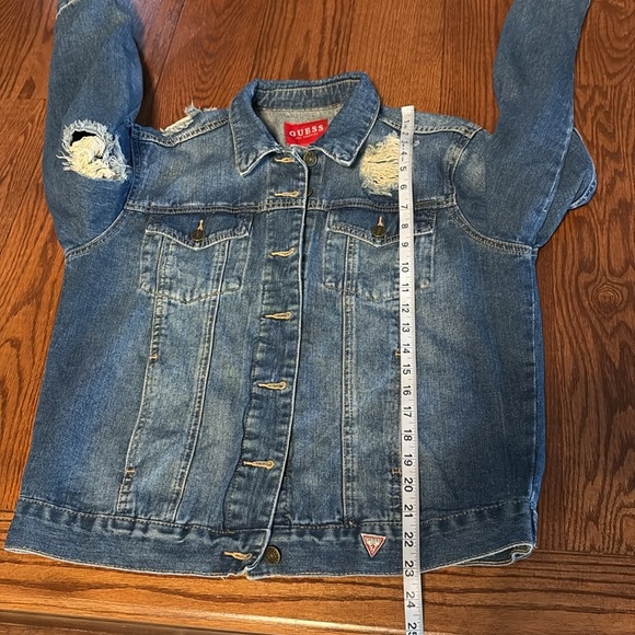 Guess women’s distressed / rip denim jean button up jacket / pockets casual  Med - Picture 15 of 16